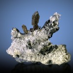 Zepterquarz mit Calcitkristallen